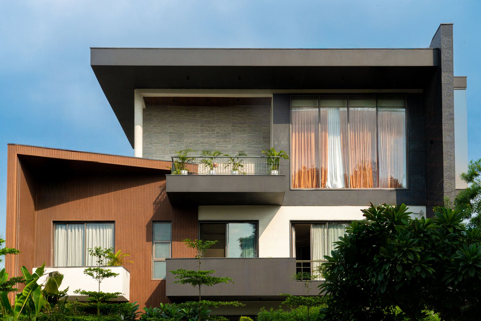 Edge House